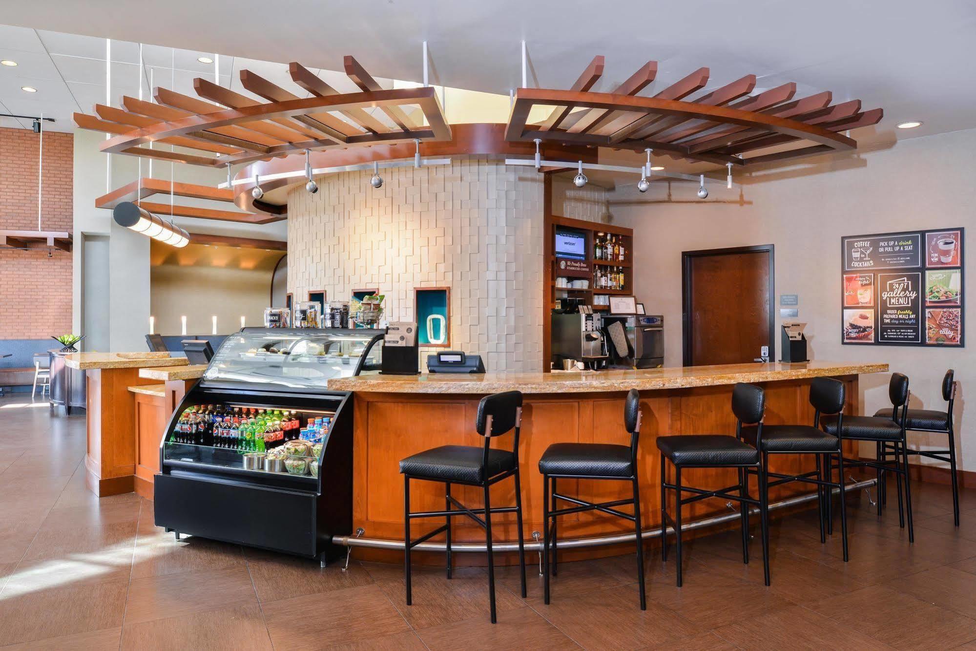 Hyatt Place 4*